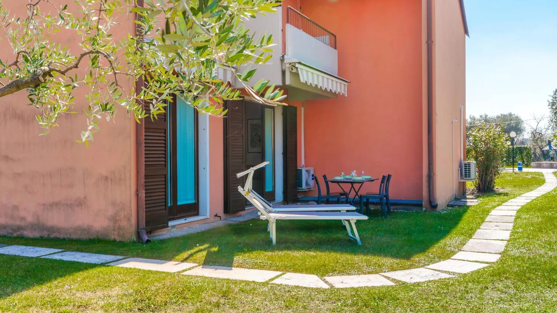 Apartments Blitz - Regarda Travel Lazise